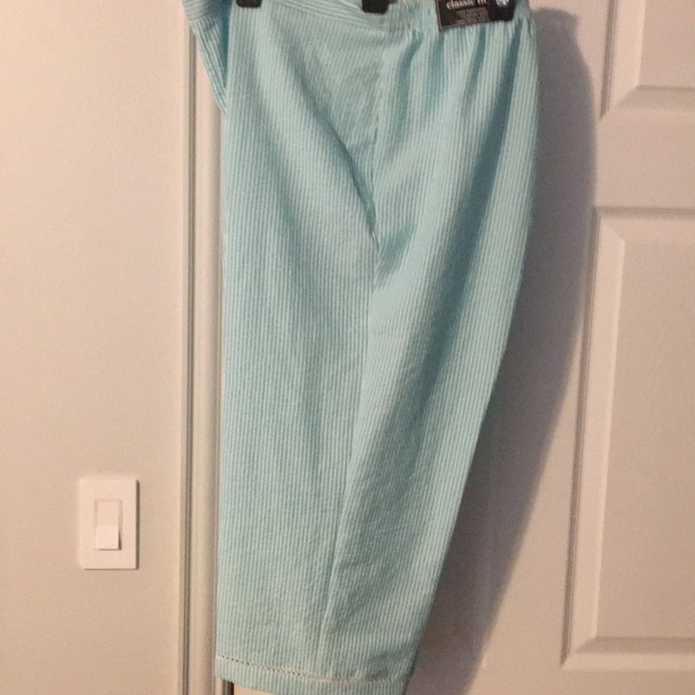 Seersucker Below the knee capris